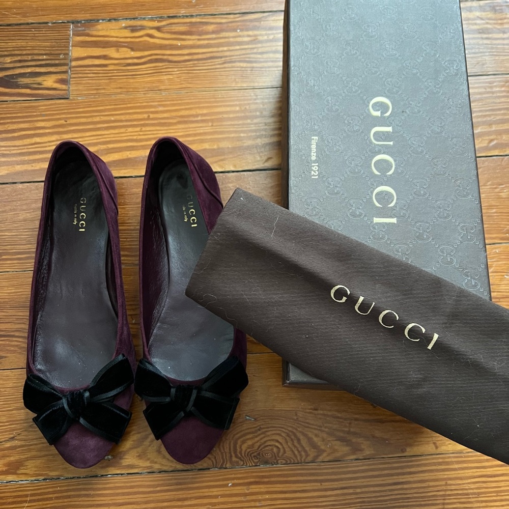 Authentic Gucci Viola Purple Suede Flats with Black Velvet Bow Size 38